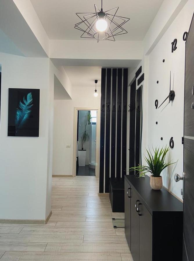 Ferienwohnung Peacock Apartament- Stefan Building Năvodari Exterior foto